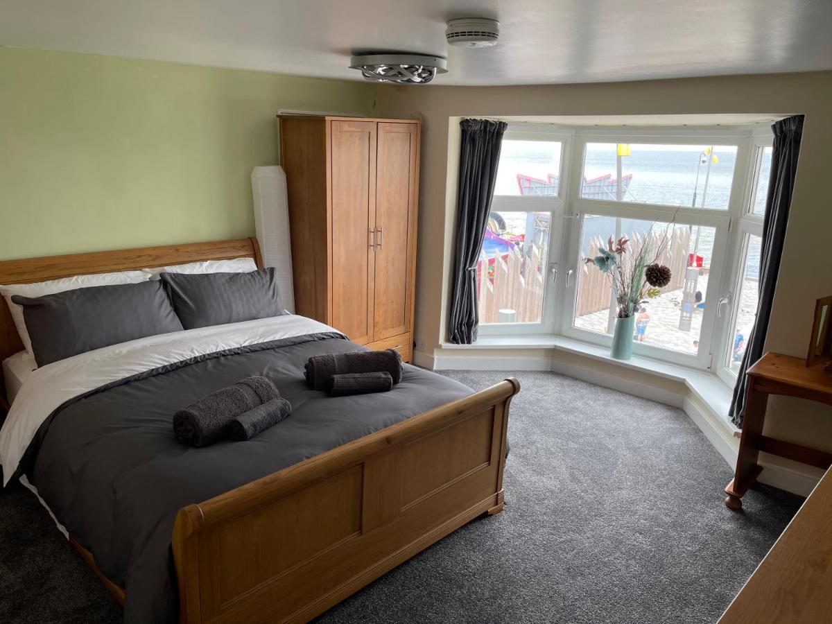 ברידלינגטון Harbour View Holiday Let - Entire 3 Bedroom Maisonette With Spectacular Harbour And Sea Front Views Sleeps 5 מראה חיצוני תמונה