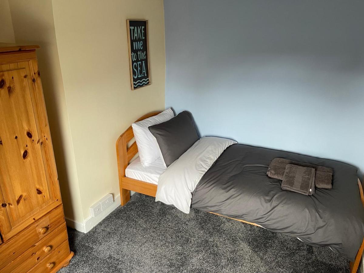ברידלינגטון Harbour View Holiday Let - Entire 3 Bedroom Maisonette With Spectacular Harbour And Sea Front Views Sleeps 5 מראה חיצוני תמונה